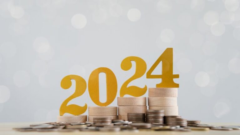 How to set and achieve financial goals in 2024