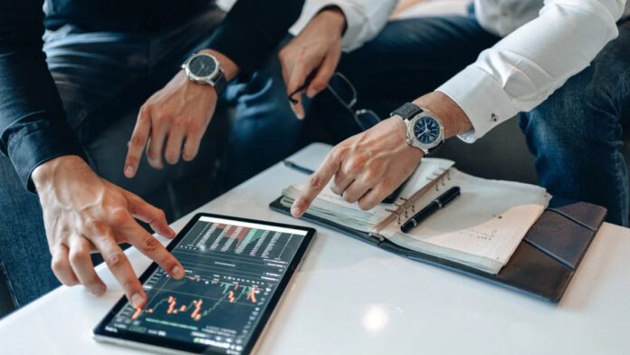 Trad-Fi vs Neobanks: Will Traditional Banks Win Back Crypto Investors?